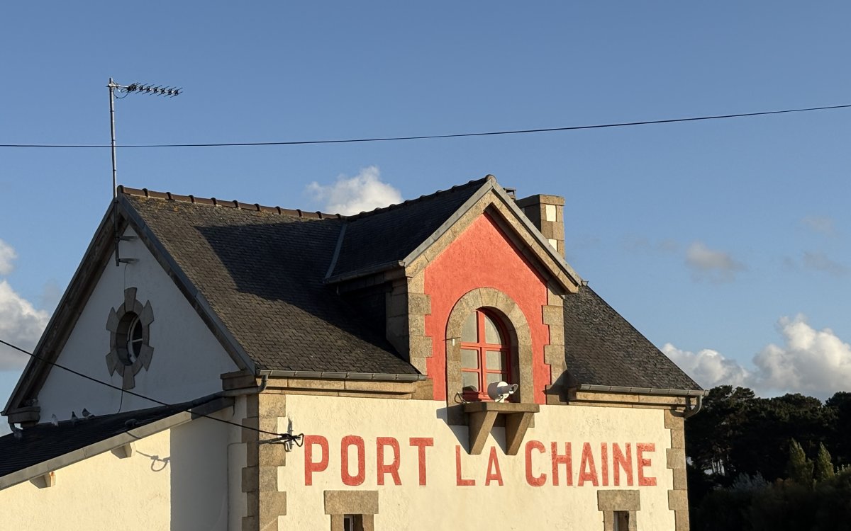 Le phare de Port-la-Chaîne à Pleubian, une maison-phare au service de la navigation