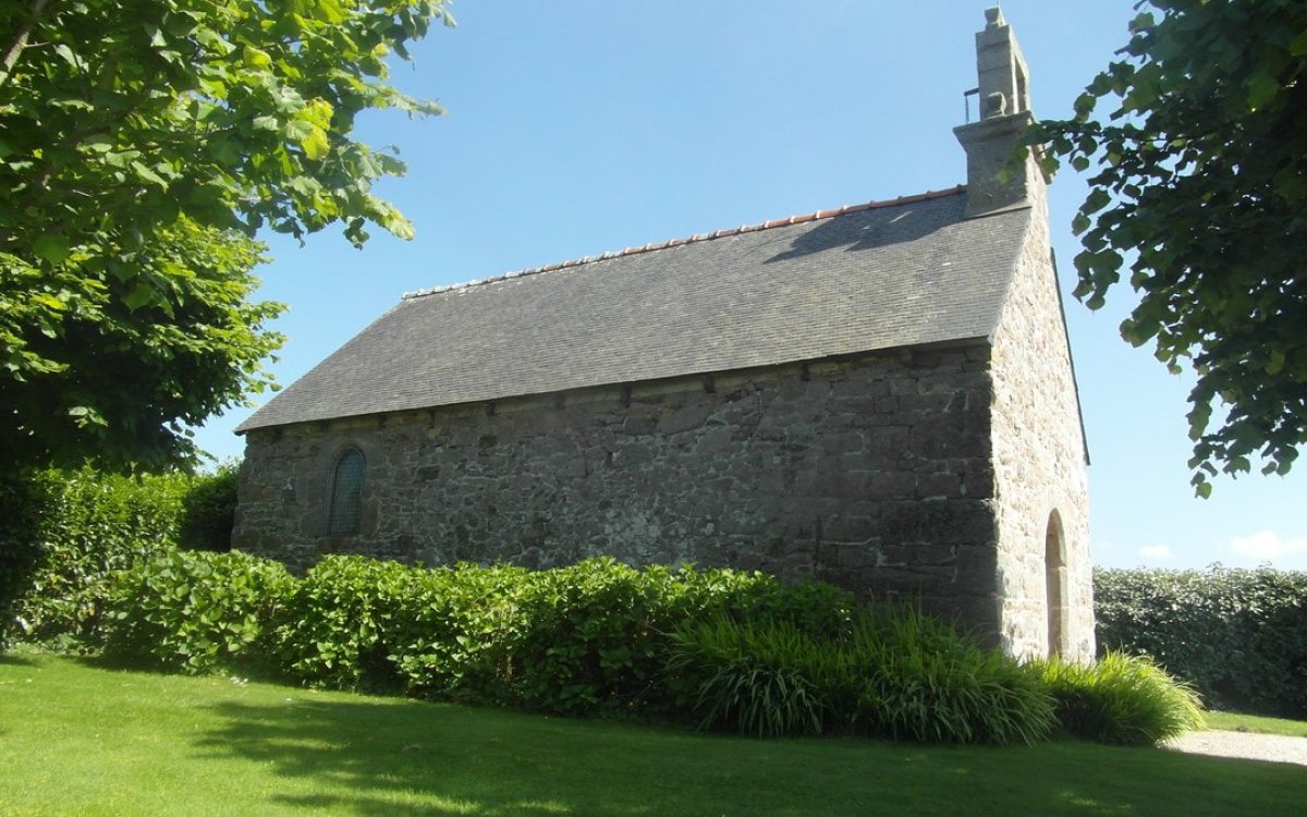 La chapelle Saint-Adrien de Pleumeur-Gautier, un ancien sanctuaire breton toujours vivant